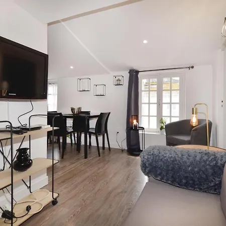 Beautiful In Bastia W/ Wifi And 1 Bedrooms דירה